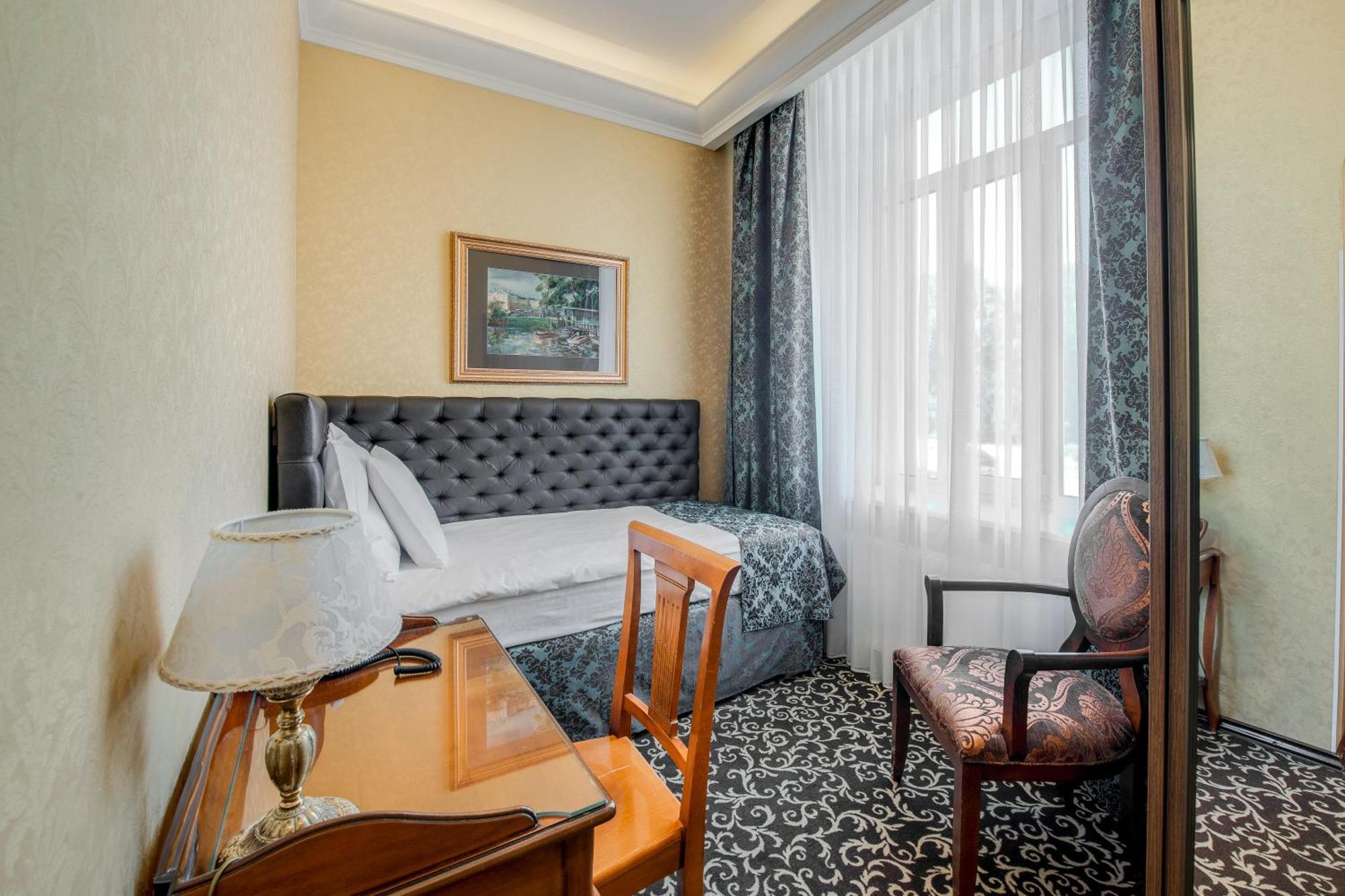 Hotel Jelgava Exterior photo