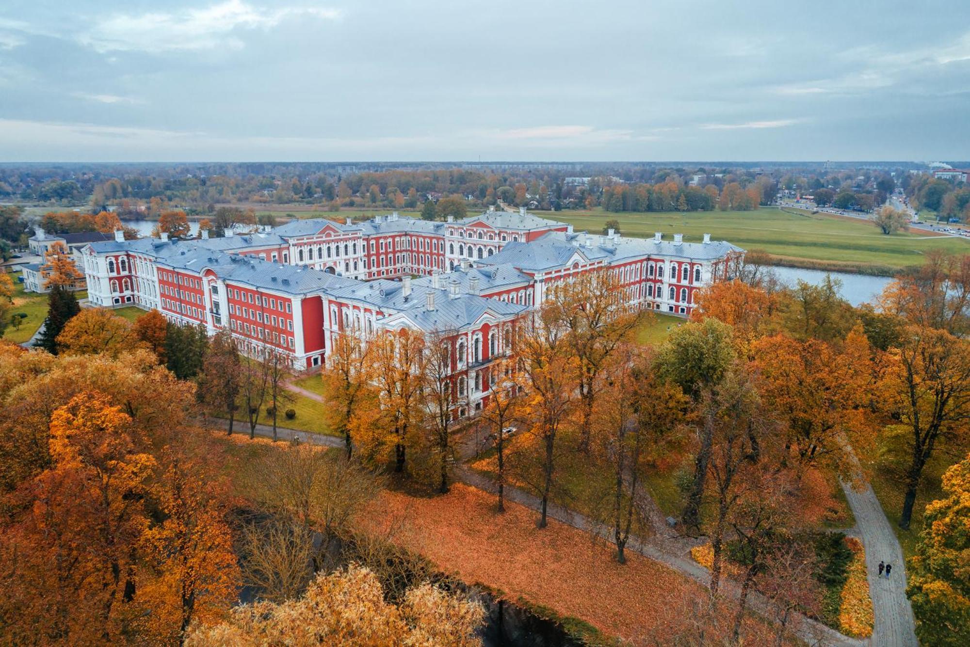 Hotel Jelgava Exterior photo