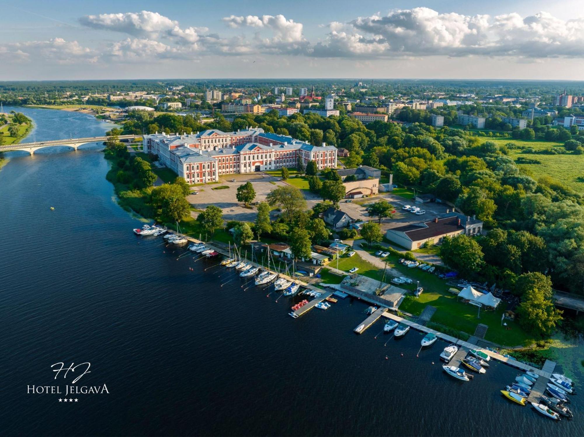Hotel Jelgava Exterior photo